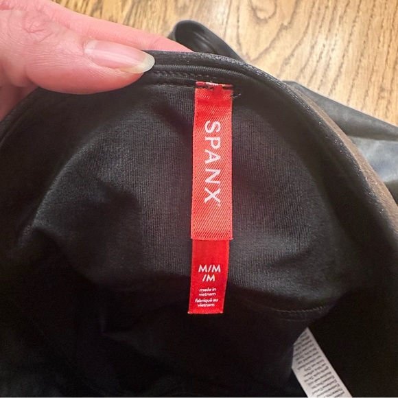 Spanx Faux Stretch-Leather Leggings Black Size Medium - Picture 9 of 12